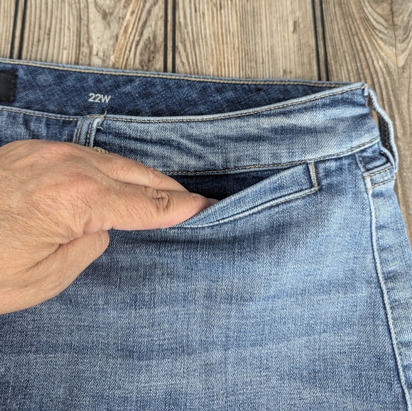 Liverpool Size 22W Jean Shorts In Super Condition With Stretch - Picture 3 of 16